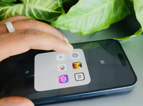 La desinstalación de ChatGPT refleja una tendencia de usuarios que quieren reducir el uso de apps de IA en su día a día La desinstalación de ChatGPT refleja una tendencia de usuarios que quieren reducir el uso de apps de IA en su día a día