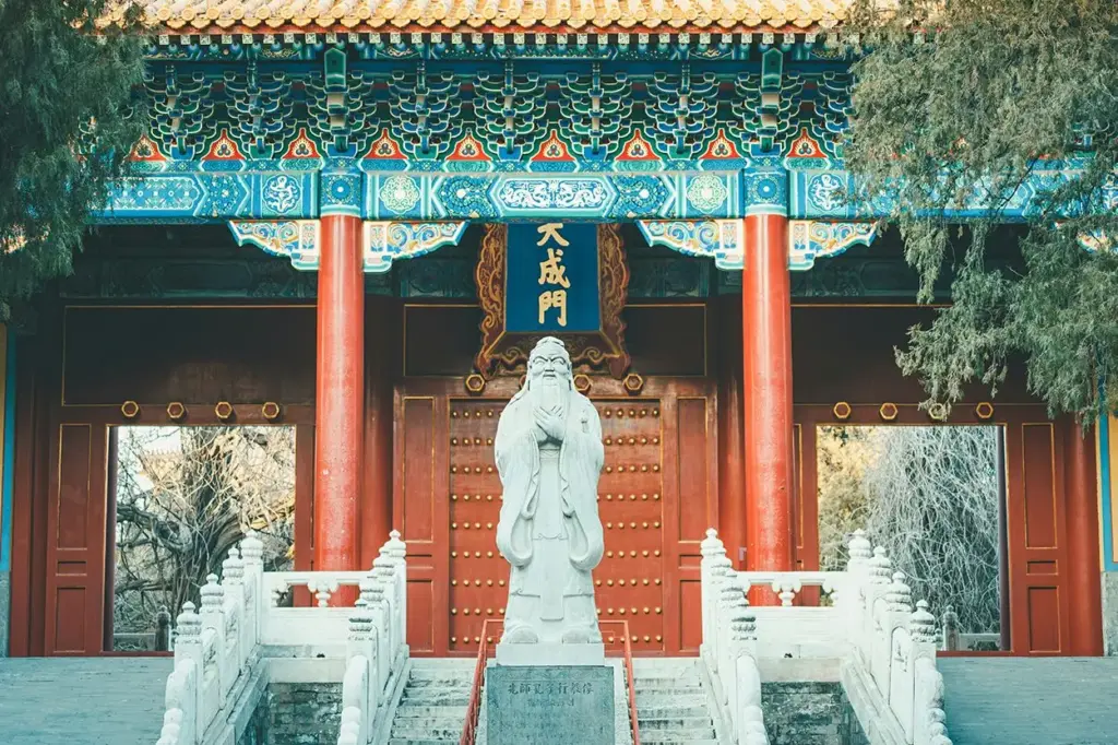 La enseñanza de Confucio invita a buscar serenidad y virtud antes que reconocimiento social y logros materiales