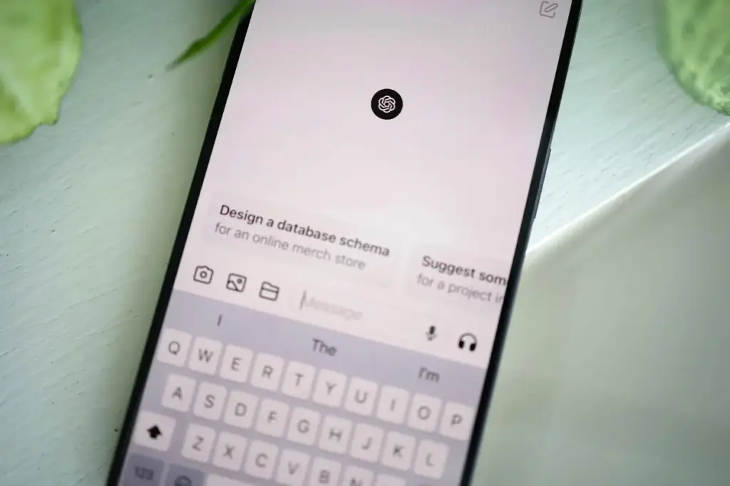 La forma más práctica de resumir vídeos de YouTube con ChatGPT permite entender un contenido largo de un vistazo