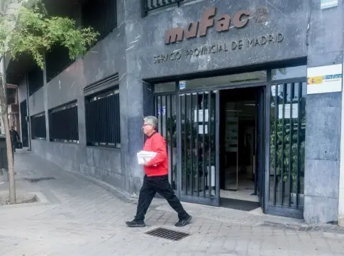 La fuga silenciosa de funcionarios de Muface se acelera en medio de quejas por la atención sanitaria La fuga silenciosa de funcionarios de Muface se acelera en medio de quejas por la atención sanitaria