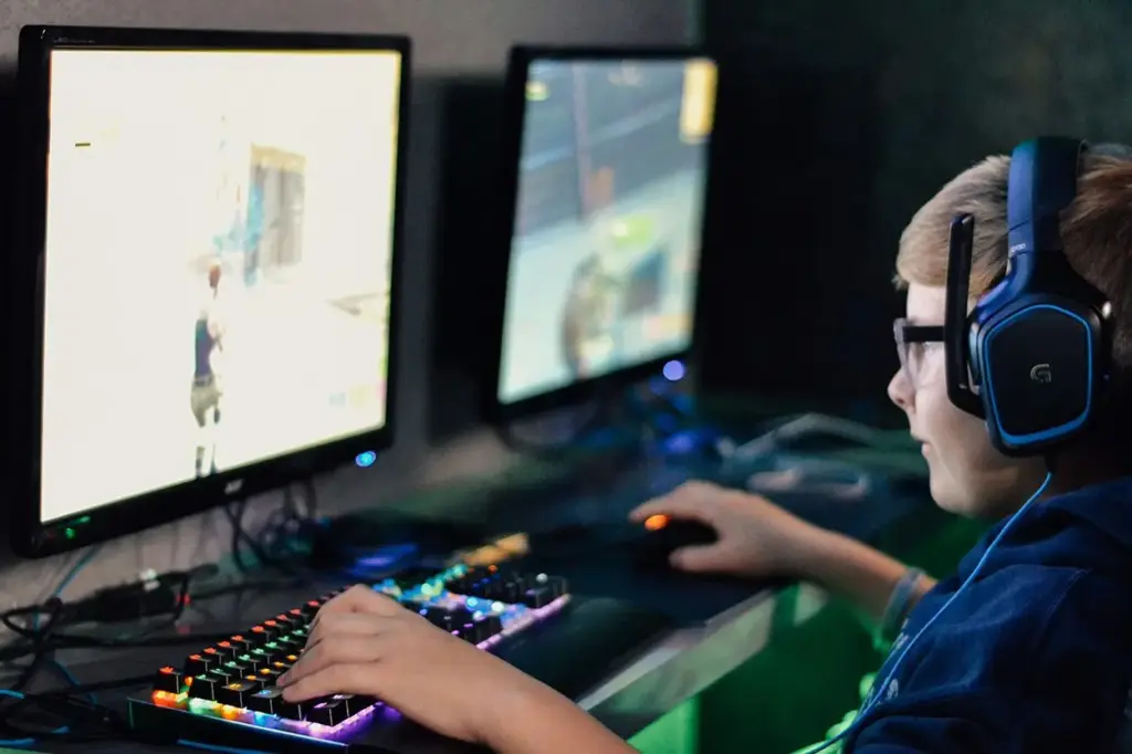 La investigación indica que el agua con gas podría ser una aliada para preservar la función ejecutiva en gamers sometidos a muchas horas de juego