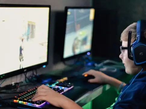 La investigación indica que el agua con gas podría ser una aliada para preservar la función ejecutiva en gamers sometidos a muchas horas de juego La investigación indica que el agua con gas podría ser una aliada para preservar la función ejecutiva en gamers sometidos a muchas horas de juego