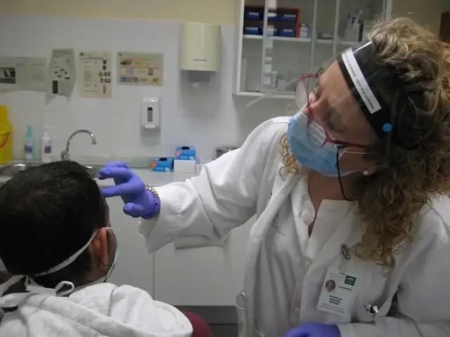 La nueva Sanidad que prepara el Gobierno entre la discordia de médicos y enfermeros