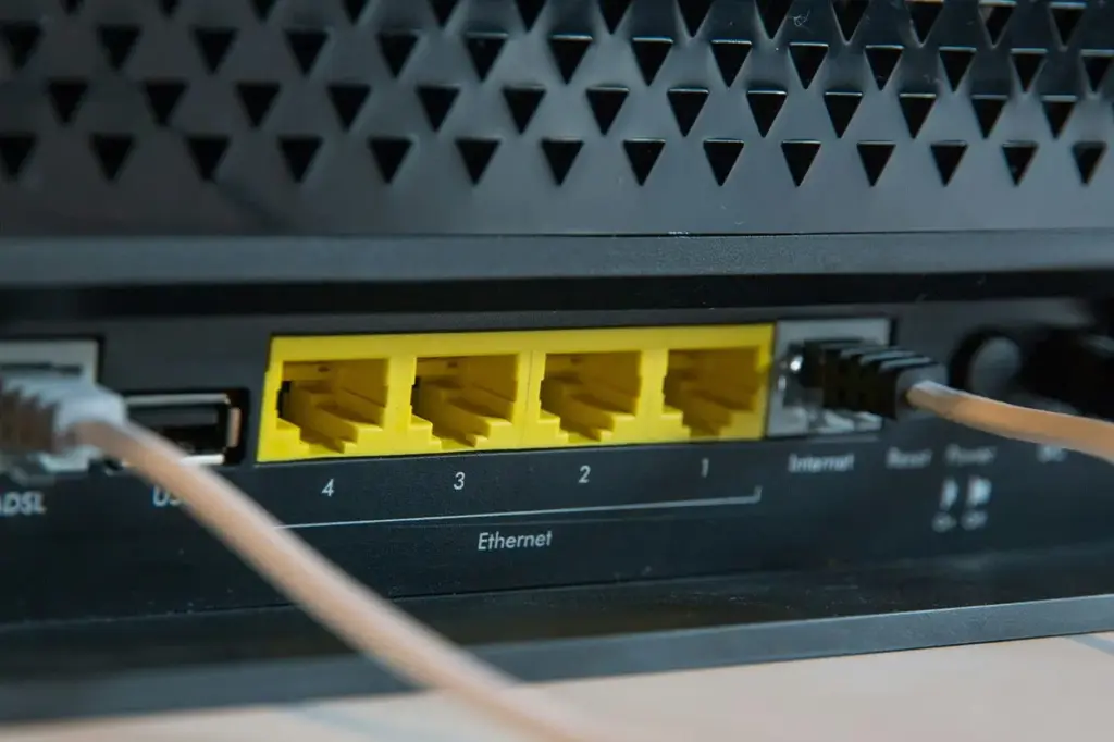 La privacidad total en casa comienza instalando una VPN directamente en tu router para proteger todo el Wi-Fi