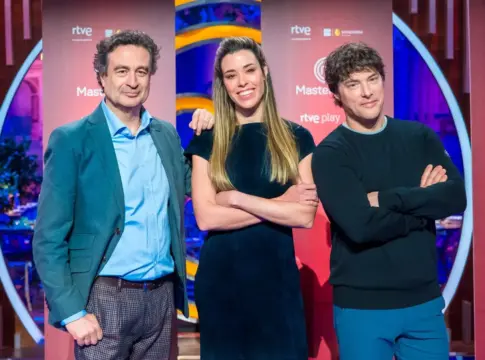 La televisión fabrica cocineros en vez de cantantes. desde hace tiempo Arguiñano, MasterChef, Pesadilla en la Cocina o Top Chef marcan el ritmo La televisión fabrica cocineros en vez de cantantes: desde hace tiempo Arguiñano, MasterChef, Pesadilla en la Cocina o Top Chef marcan el ritmo
