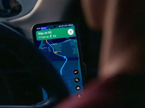 La unión de Gemini y Google Maps mejora la experiencia de navegación urbana para caminantes y usuarios de bicicleta La unión de Gemini y Google Maps mejora la experiencia de navegación urbana para caminantes y usuarios de bicicleta