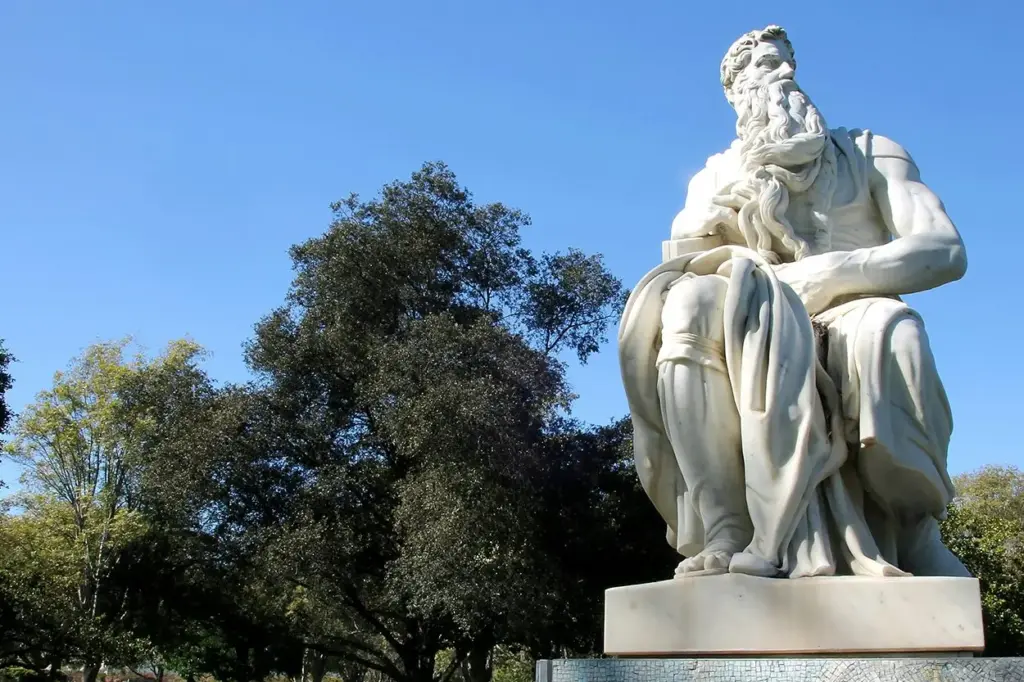 Las ideas de Platón animan a mantener viva la curiosidad y el estudio como tarea constante a lo largo de toda la vida