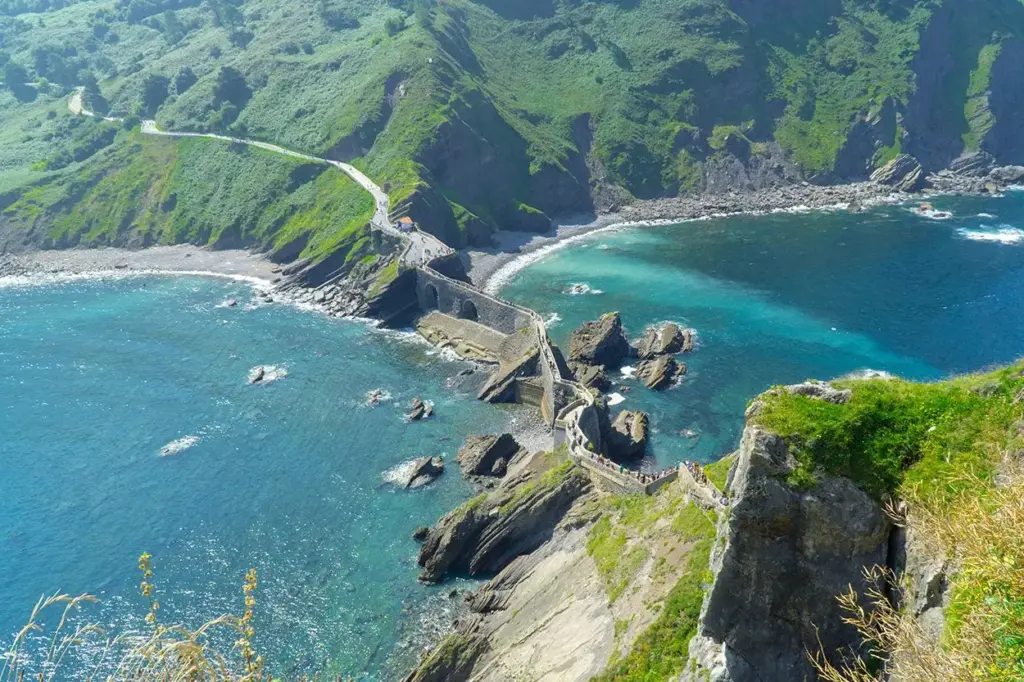La Península Ibérica gira: científicos españoles confirman el movimiento bajo nuestros pies 18 Los científicos confirman que la Península Ibérica no está fija y continúa girando con el paso del tiempo