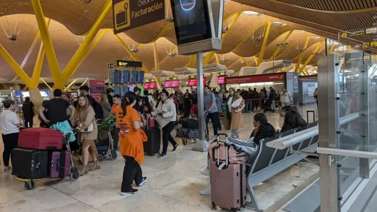 Controles fronterizos Italia España: qué te piden para volar en los cinco nuevos aeropuertos