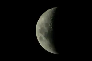 Nuevas pruebas apuntan a que la formación de la Luna fue más compleja de lo que se creía y no solo fruto de un impacto casual