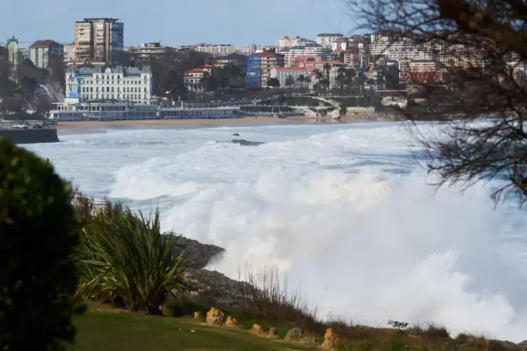 AEMET activa los avisos naranjas por la borrasca