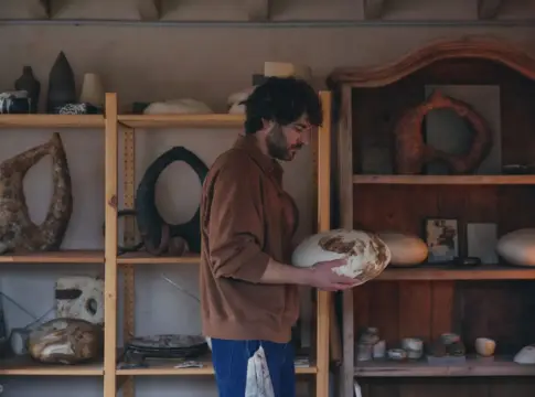 Paco Romero en su estudio Paco Romero en su estudio