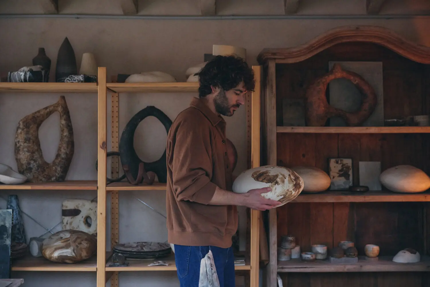 Paco Romero en su estudio Paco Romero en su estudio