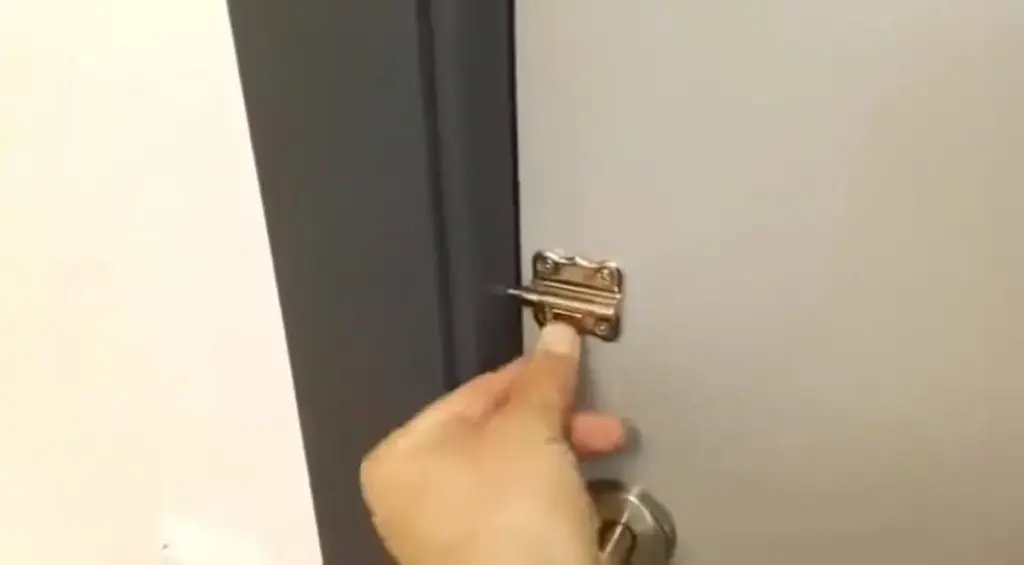 Puedes cambiar la cerradura sin pedir permiso (y casi nadie lo sabe)