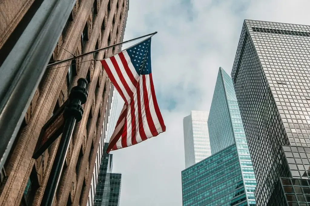 Según Aleksandr Dugin, estamos entrando en un tiempo donde la soberanía clásica se diluye y los estados se vacían de poder efectivo