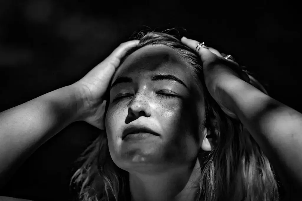 Byung-Chul Han, filósofo: "Hoy no nos explotan desde fuera; somos nosotros mismos quienes nos esclavizamos voluntariamente" 3 Según Byung-Chul Han, nos sometemos a una esclavitud voluntaria en nombre de la productividad y el éxito personal