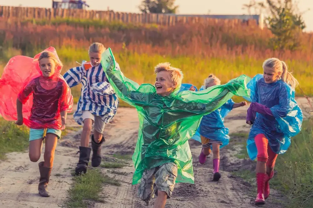 David Pastor Vico, filósofo: "Para unos niños más sanos, tienen que jugar todo lo que puedan desde los 2 a los 16 años" 3 Según David Pastor Vico, el juego constante entre los 2 y los 16 años es clave para el bienestar físico y emocional de los niños