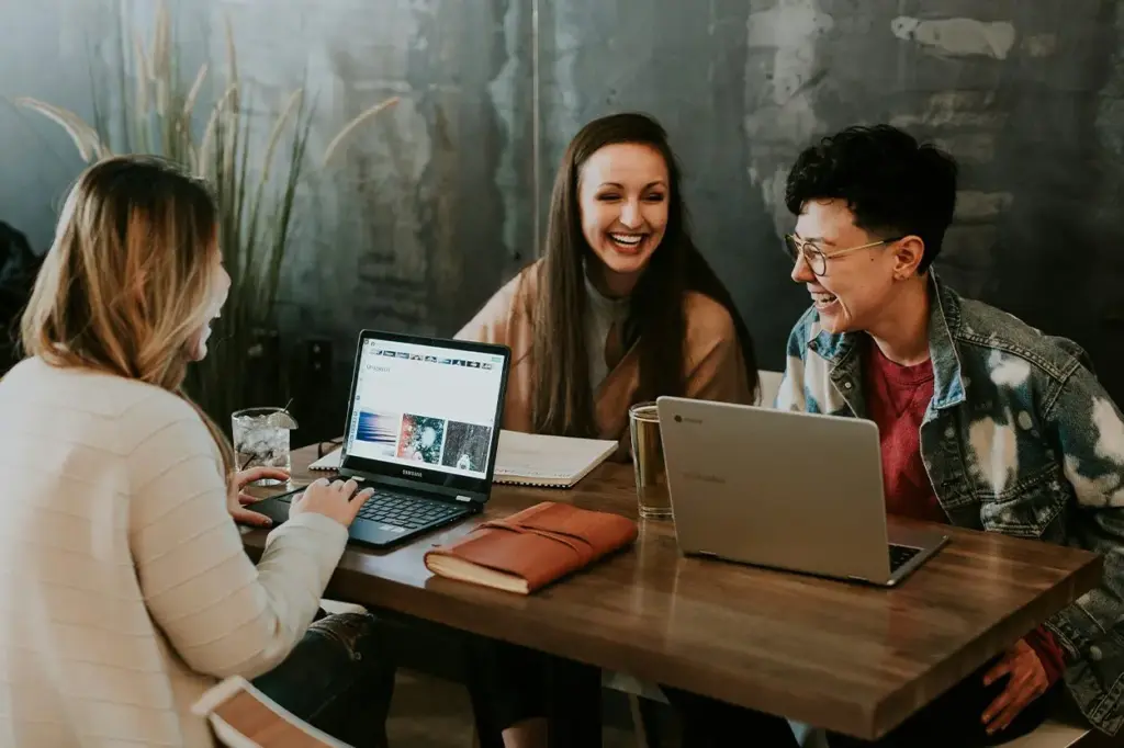 Según Vinod Khosla, los niños que cumplan cinco años en 2026 vivirán en un mundo donde podrán seguir su pasión sin preocuparse por trabajar