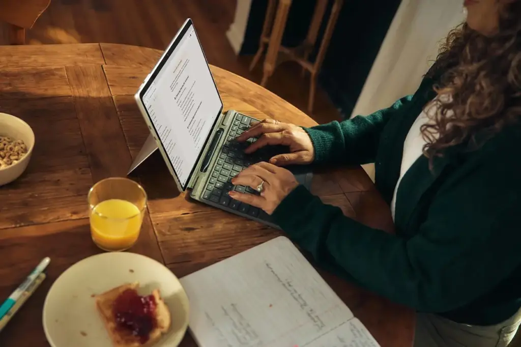 Vinod Khosla, inversor en IA, asegura que en 2026 los niños de cinco años nunca conocerán lo que es tener que trabajar para sobrevivir