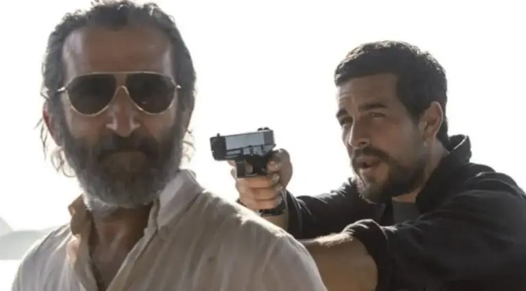 Mario Casas y Luis Zahera sorprenden a Prime Video con la trampa de la Operación Ciénaga