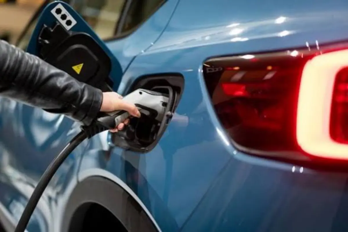 consumo real hibrido enchufable Mucho se habla de la gasolina, pero el consumo real de un híbrido enchufable no es el que te venden