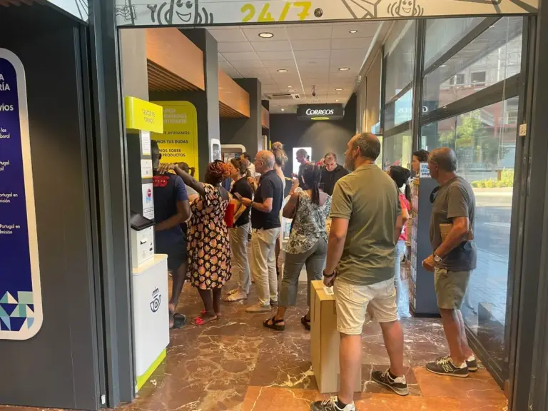 Correos tramitará la regularización de inmigrantes en solo unos días con medio millón de solicitudes