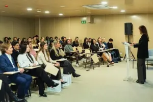 El impacto de la IA en moda y turismo, a debate en Madrid