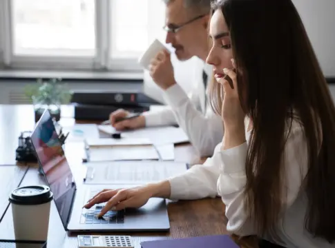 La paradoja del talento IT en Madrid: Despidos por IA mientras se busca especialistas La paradoja del talento IT en Madrid: Despidos por IA mientras se busca especialistas