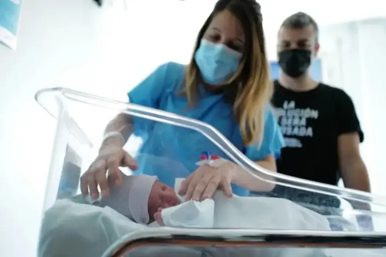 Más de 500 euros al mes: los beneficios por hijo que dependen de tu comunidad