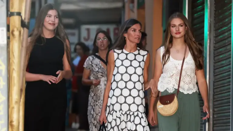 A solas por Madrid: El plan secreto de la reina Letizia que no incluyó a Felipe VI