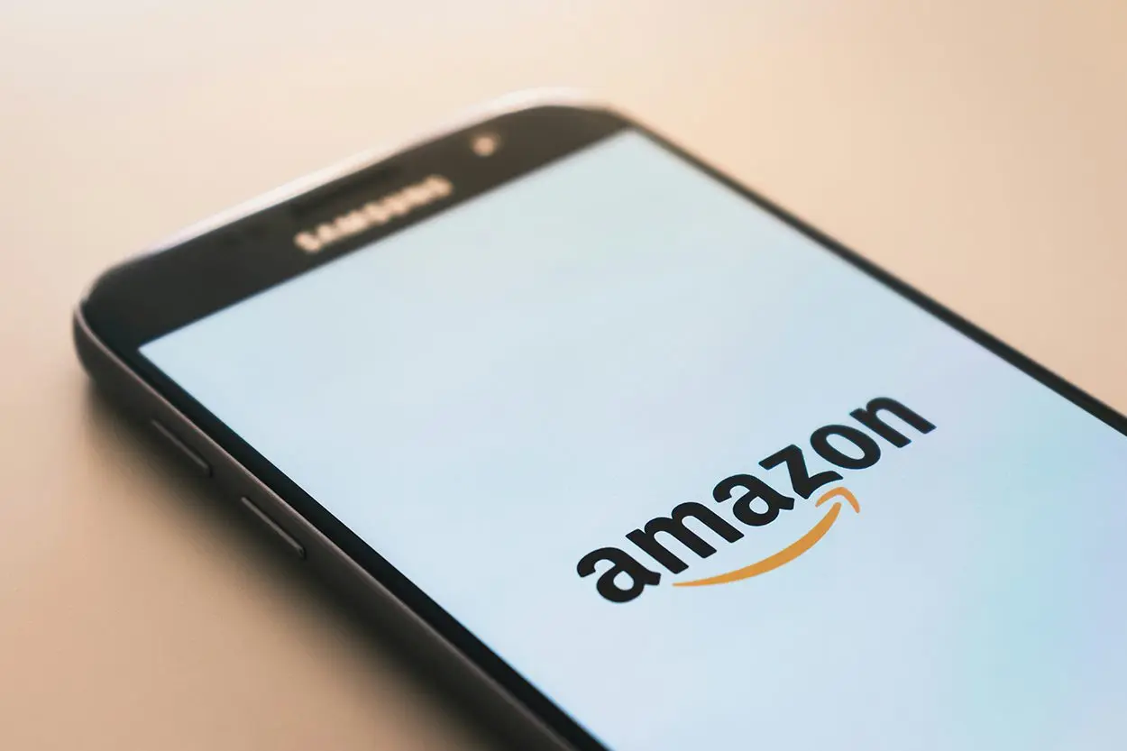 Amazon admite que la inteligencia artificial está afectando gravemente su negocio principal Amazon admite que la inteligencia artificial está afectando gravemente su negocio principal