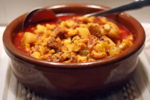  Callos a la madrileña: la importancia del lavado con limón y sal gorda para un resultado profesional