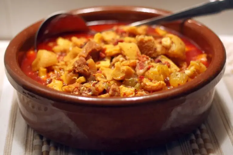  Callos a la madrileña: la importancia del lavado con limón y sal gorda para un resultado profesional