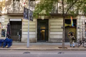 Cataluña pierde 60.000 pisos y cada vivienda recibe hasta 355 candidatos en diez días
