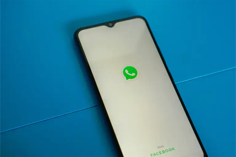 Con un solo toque, WhatsApp promete ahorrarte tiempo al condensar largas conversaciones