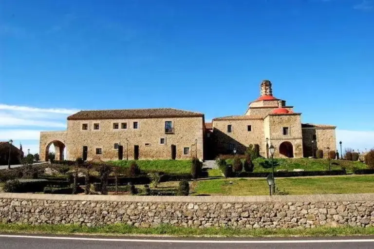 El Convento de Nuestra Señora de la Luz (Brozas) reabrirá sus puertas en octubre como nuevo espacio para eventos