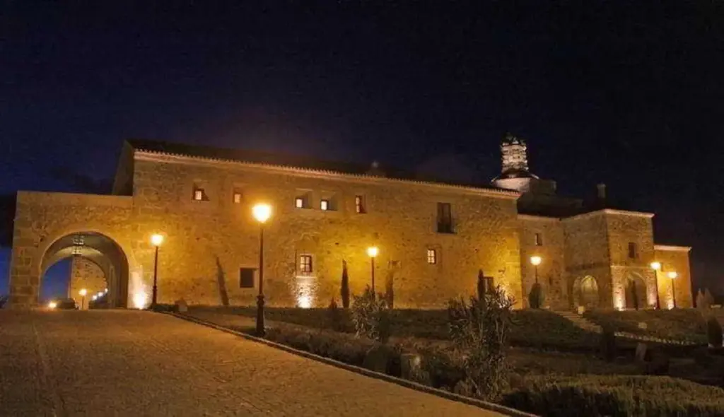 Convento de la Luz de Brozas. Entrada