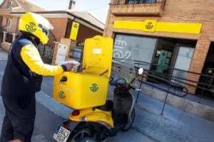 El fracaso de la banca y Correos en los pueblos deja a los mayores sin dinero en efectivo