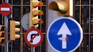 Sanciones sin pérdida de puntos: La DGT regula el uso de la señal R-421