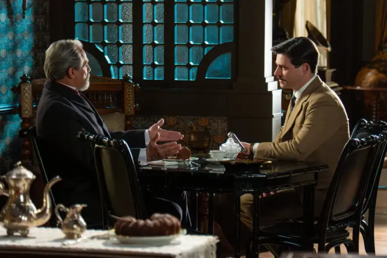 El duque de Carril desafía a Manuel en la nueva entrega de 'La Promesa'