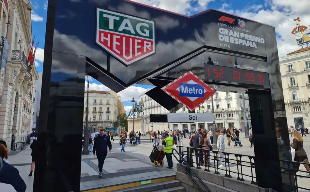 Publicidad del Gran Premio de F1 de Madrid en la estación de Metro Sol