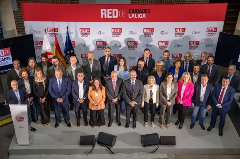 La FEMP y LALIGA lanzan una red de ciudades para combatir la violencia y el odio en el deporte
