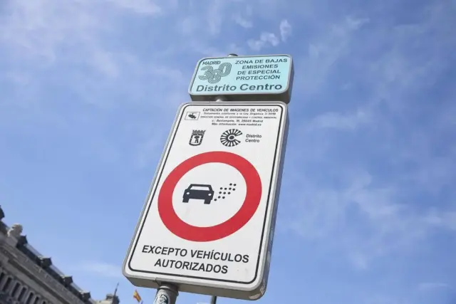 La batalla por las ZBE se vuelve contra Madrid y activa una factura millonaria inesperada