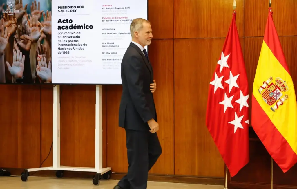 La fiesta privada de Felipe VI en Málaga con alcohol y amigos, pero sin Letizia 1 La fiesta privada de Felipe VI en Málaga marca distancia con París y Juan Carlos I