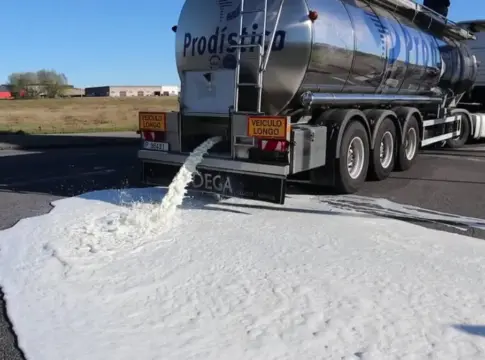 Leche ganaderos Portugal Francia aica