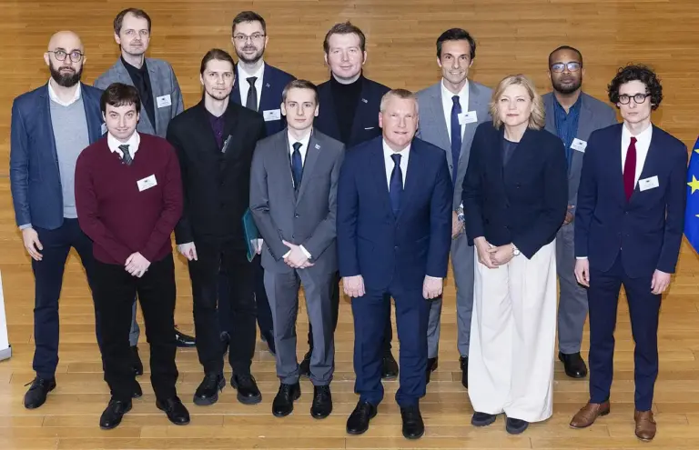 Un grupo de jugadores 'asalta' la UE y EEUU para salvar los videojuegos del pasado: 