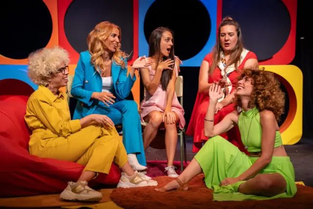 El Teatro Lara de Madrid desmitifica la maternidad con la comedia 'Madres'