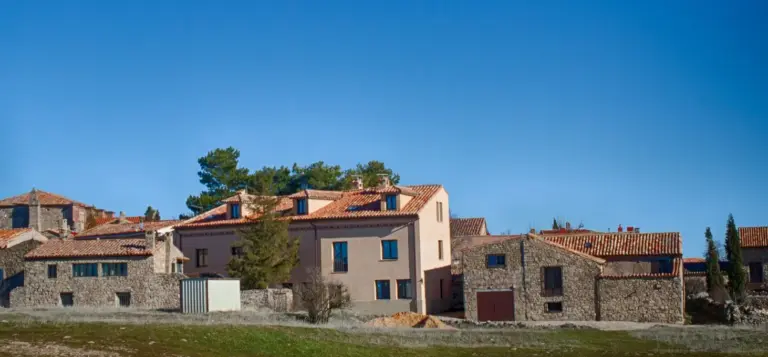 El arco romano de tres vanos único en el mundo: por qué Medinaceli es el refugio de los que buscan ruido cero