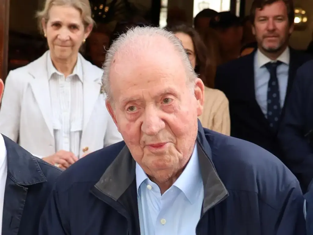 "En Zarzuela deben estar tirándose de los pelos": Pilar Eyre destapa el plan oculto de Felipe y Letizia 2 “Ni una sola noche”: El rotundo ‘no’ de Felipe VI a la petición más desesperada de Juan Carlos I