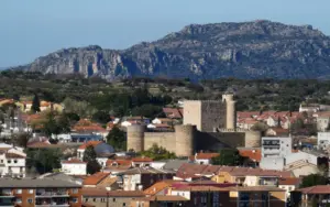 San Martín de Valdeiglesias, historia, bodegas y naturaleza a menos de 1 hora de Madrid sin aglomeraciones